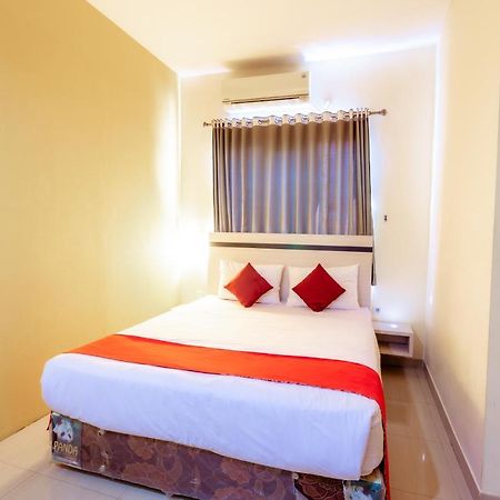 סוראבאיה Pratisarawirya Guesthouse By Ecommerceloka מראה חיצוני תמונה