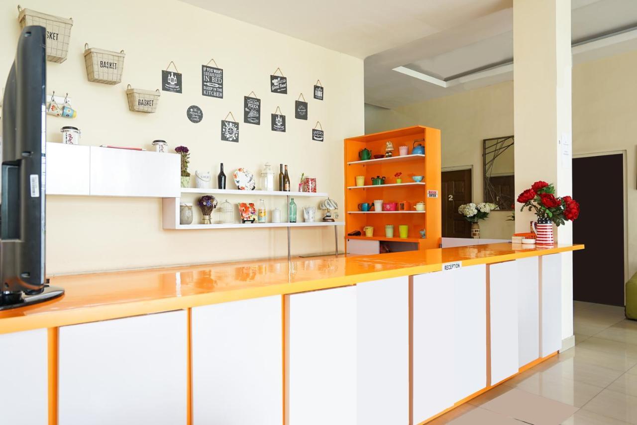 סוראבאיה Pratisarawirya Guesthouse By Ecommerceloka מראה חיצוני תמונה