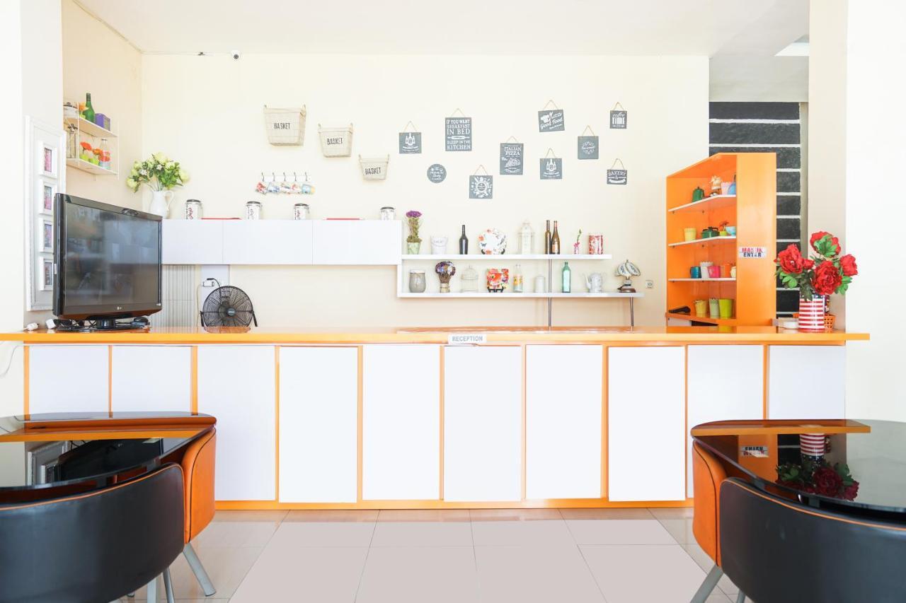 סוראבאיה Pratisarawirya Guesthouse By Ecommerceloka מראה חיצוני תמונה