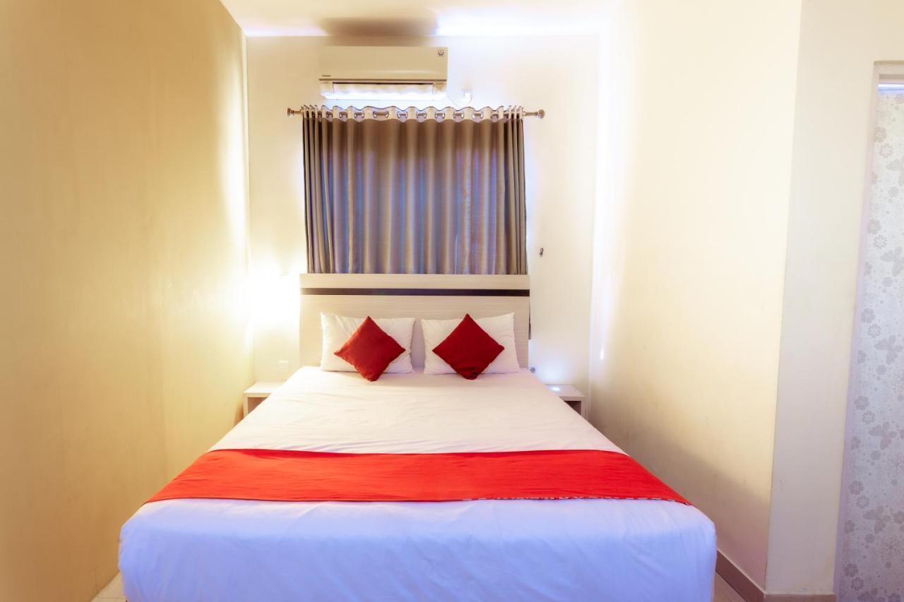 סוראבאיה Pratisarawirya Guesthouse By Ecommerceloka מראה חיצוני תמונה
