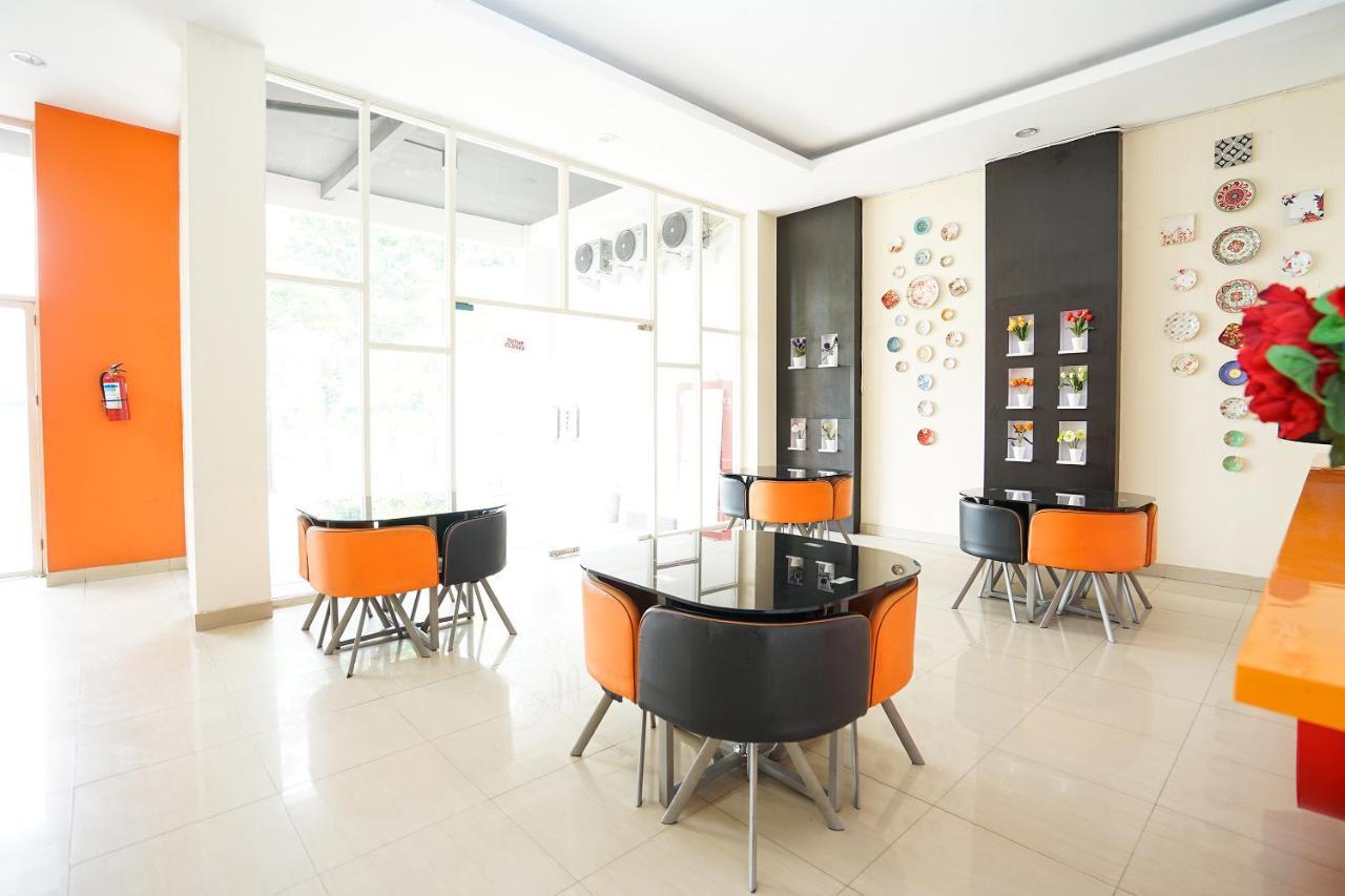 סוראבאיה Pratisarawirya Guesthouse By Ecommerceloka מראה חיצוני תמונה