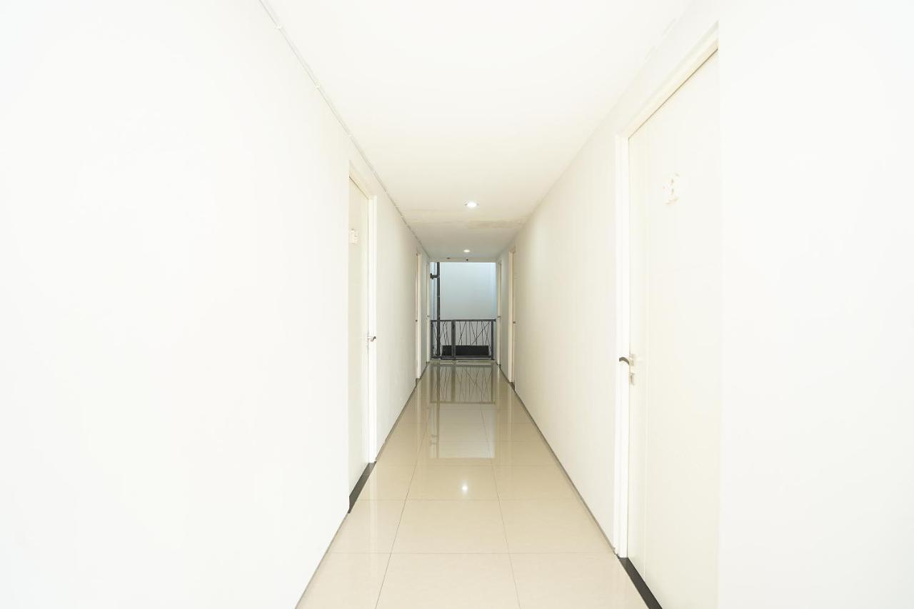 סוראבאיה Pratisarawirya Guesthouse By Ecommerceloka מראה חיצוני תמונה